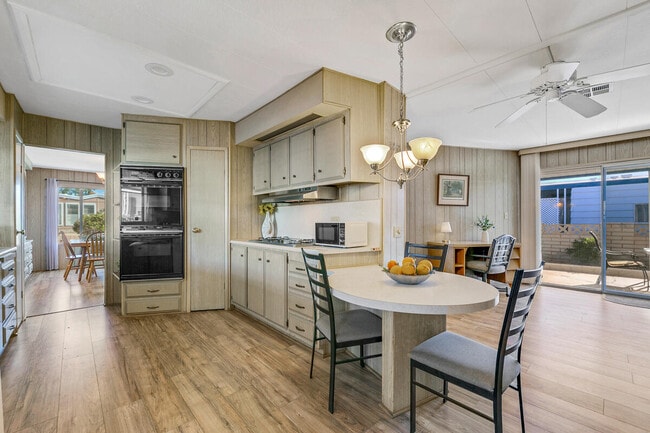 Building Photo - 39345 Moronga Canyon Dr