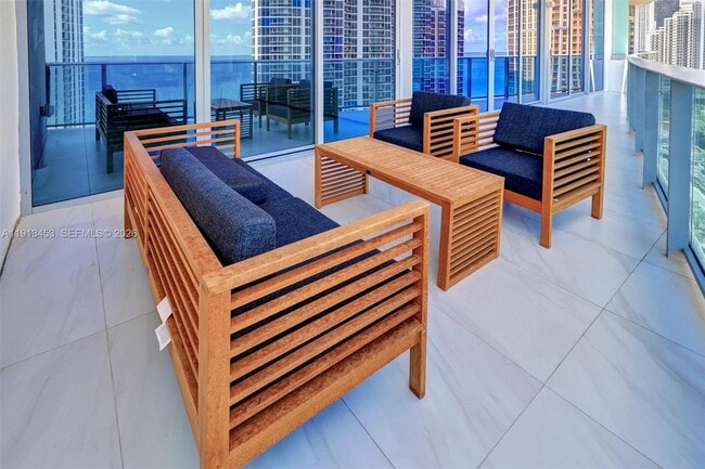 Building Photo - 17550 Collins Ave