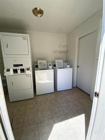 Building Photo - 5408 Reiger Ave