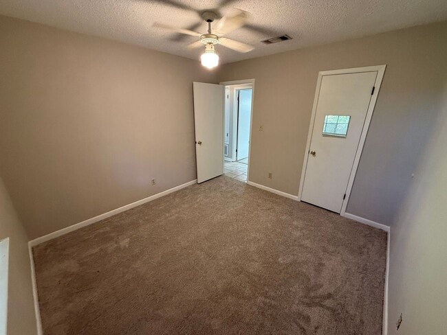 Building Photo - Northeast Pensacola - Harbour Square - 2 bedroom, 1 bathroom