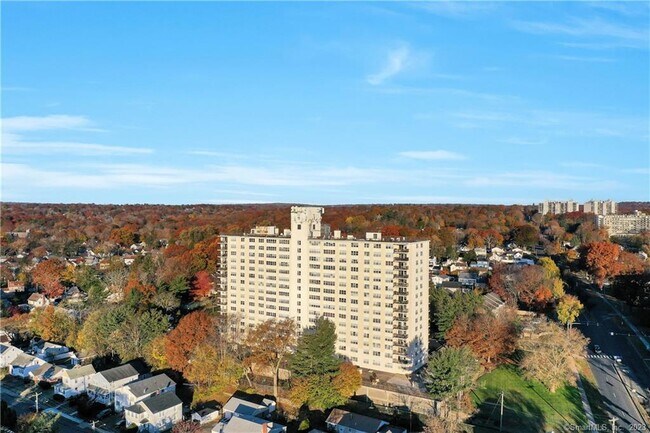 Building Photo - 2625 Park Ave