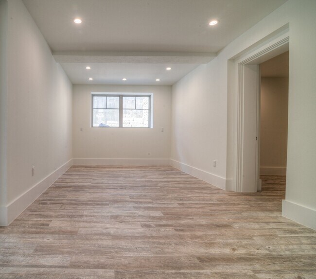 Building Photo - 3109 Walling Dr