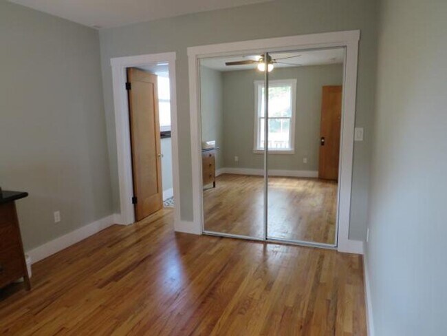 Building Photo - 2043-2045 Swazey St