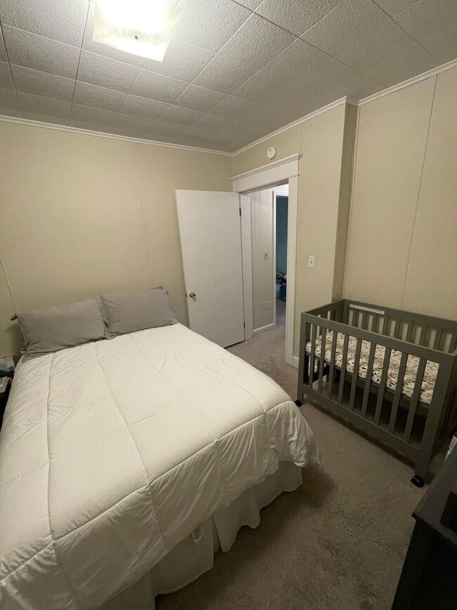 Building Photo - 642 N New St