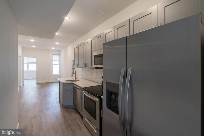 Building Photo - 1711 Snyder Ave