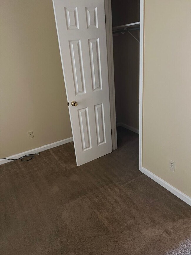 Building Photo - Beautiful Home in Indian Creek