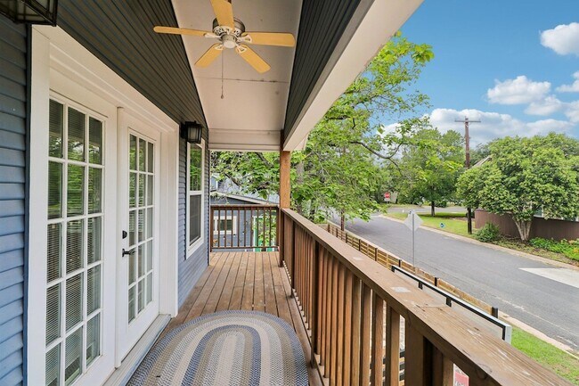Building Photo - 4315 Bellvue Ave