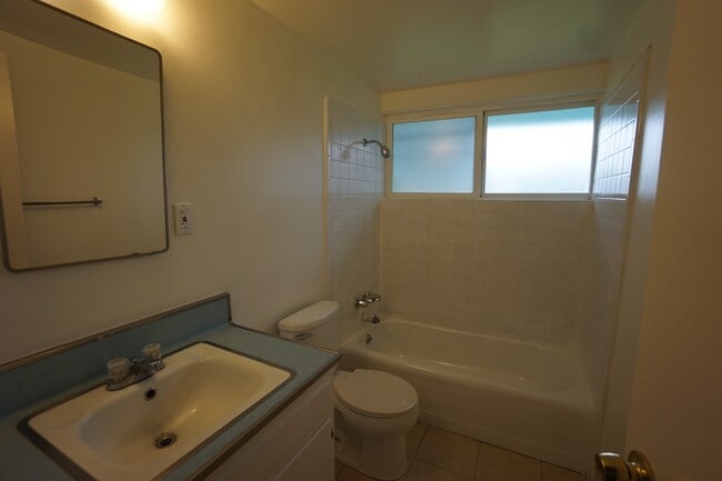 Building Photo - Cozy 4 Bedroom 2 Bathroom House in Glendora