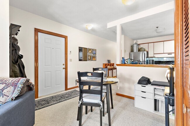 Building Photo - 170 Highland Ave