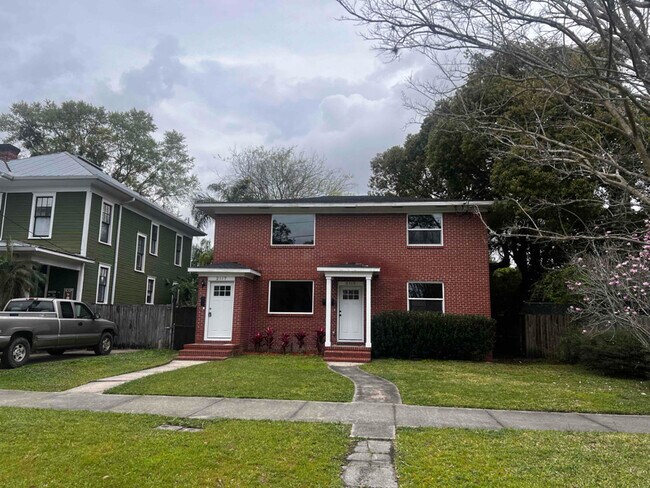 Building Photo - 2115 College St
