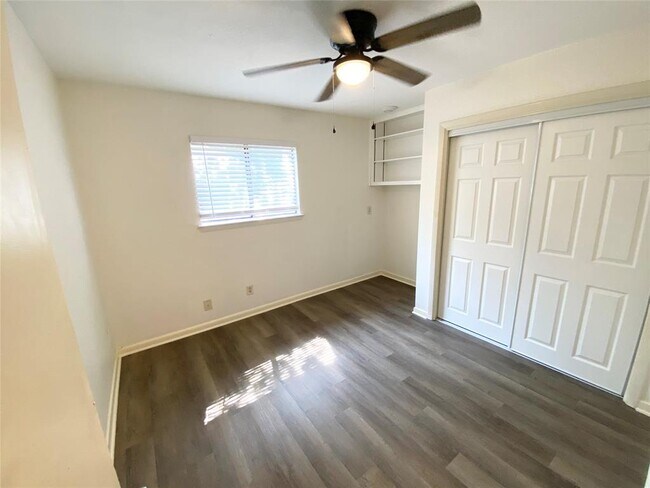 Building Photo - 1103 Westwood Dr
