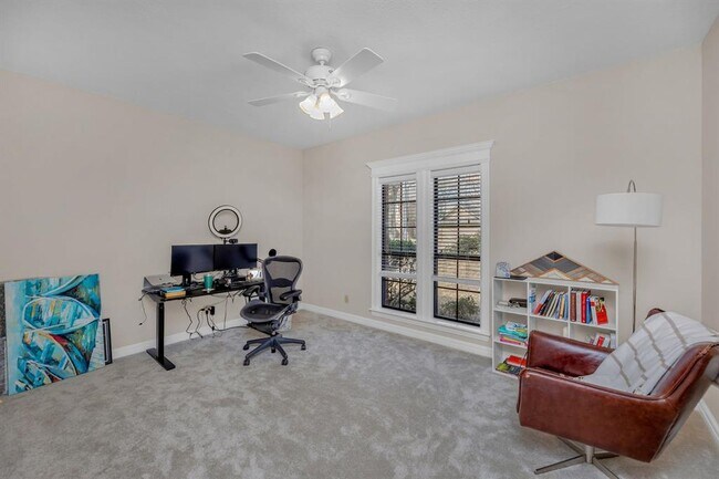 Building Photo - 927 Blue Spring Cir
