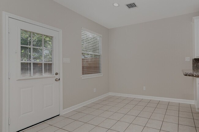 Building Photo - 11 Scenic Brook Ct