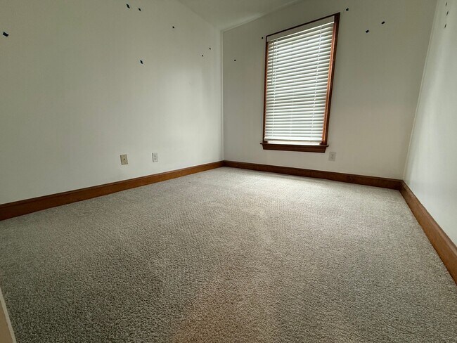 Building Photo - 722 Lord Dunmore Dr