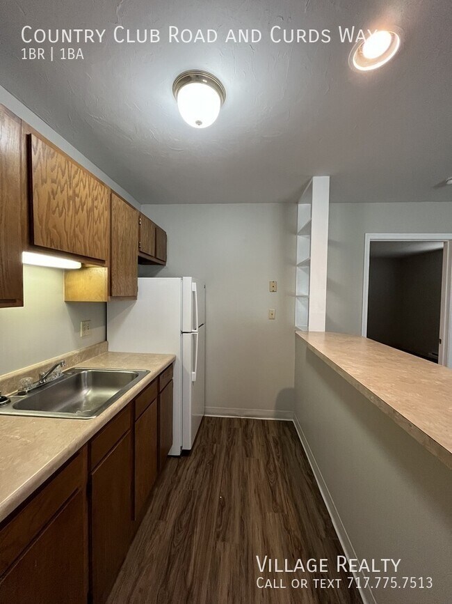 Building Photo - 631 Country Club Rd