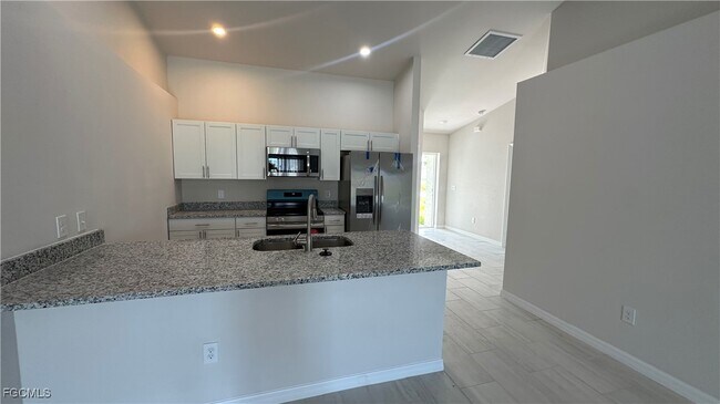 Building Photo - 1632 SW 33rd St