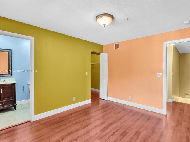 Building Photo - 3878 Tree Top Dr