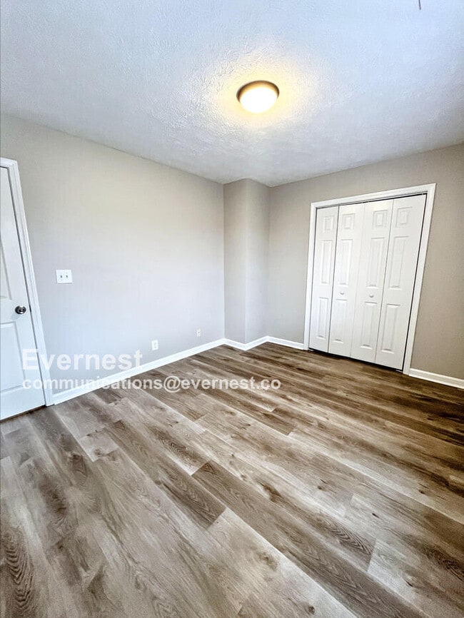 Building Photo - 507 Oakmont Dr