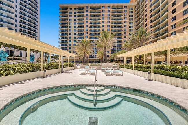 Building Photo - 2501 S Ocean Dr