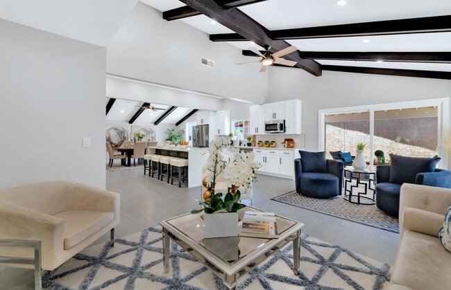 Building Photo - 7509 N Vía Del Elemental