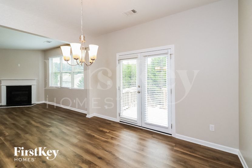 Building Photo - 106 Woodbridge Trl