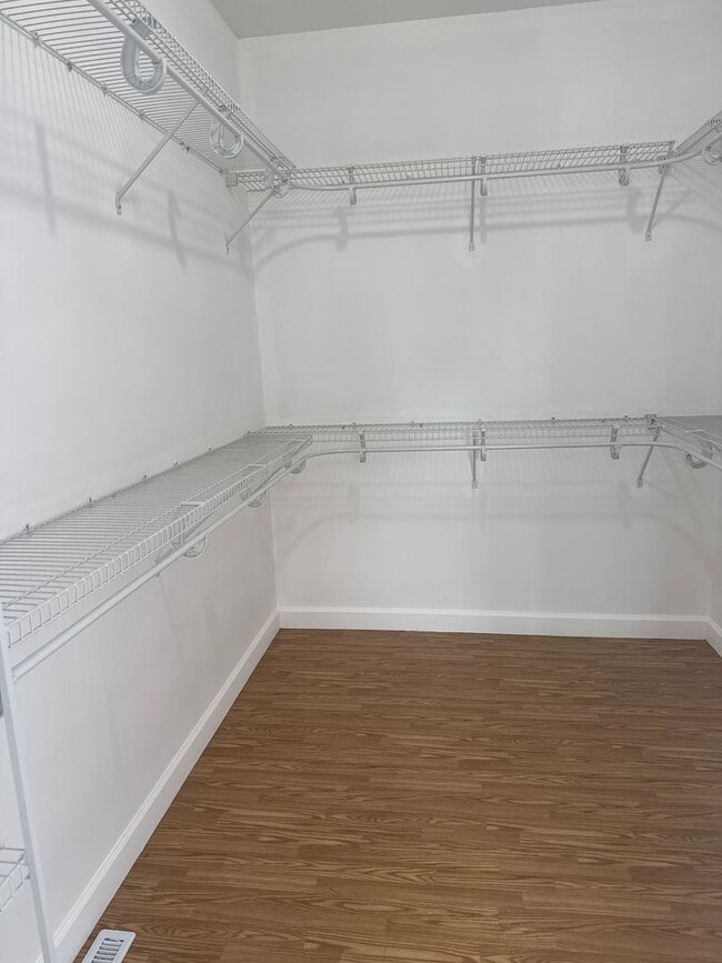 Building Photo - 620 Garvey Ln