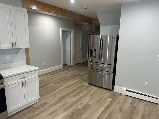 Building Photo - 52 Washington St