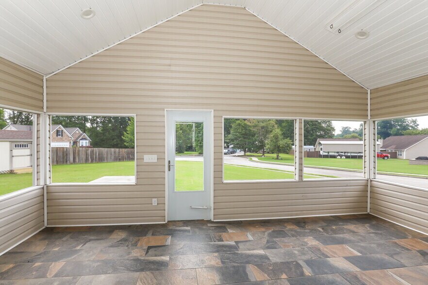 Building Photo - 1101 Marsh Ct