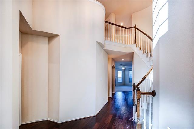 Building Photo - 9208 Longview Dr