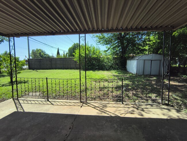 Building Photo - 140 Ridgecrest Rd