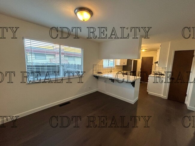 Building Photo - 717-725 California Street