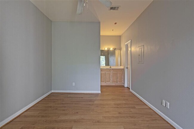 Building Photo - 12166 Metric Blvd