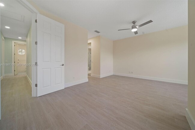 Building Photo - 174 Satin Leaf Dr