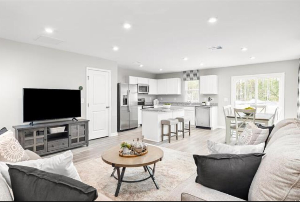 Building Photo - 302 Myrtle Meadows Dr