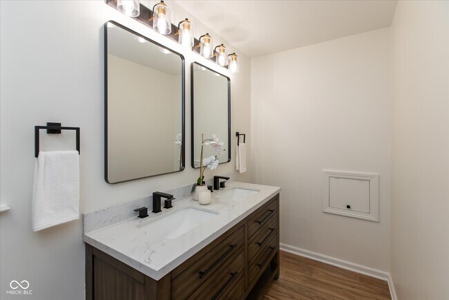 Building Photo - 6838 Johnson Rd