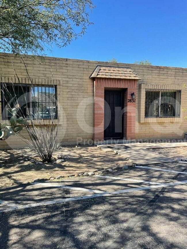 Building Photo - 2831 N Fontana Ave