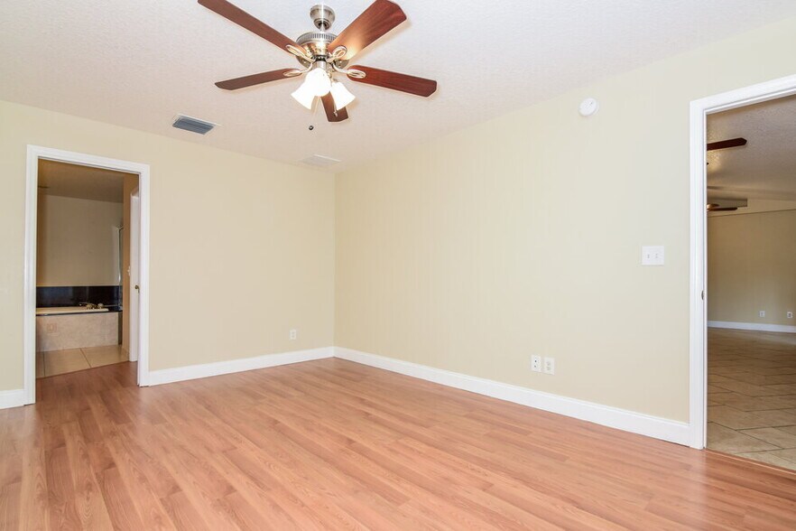 Building Photo - 23214 Sierra Rd