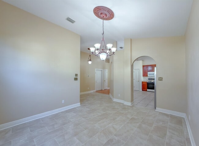 Building Photo - 3327 Dartmouth Dr