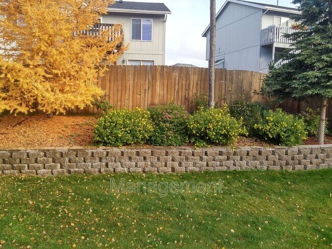 Building Photo - 16439 Mills Park Cir