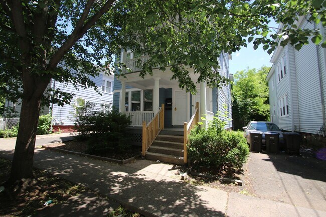 Building Photo - 8 Harding Pl