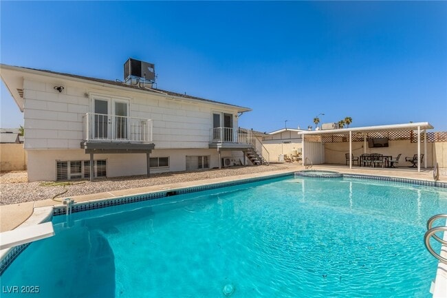 Building Photo - 505 Vincent Way