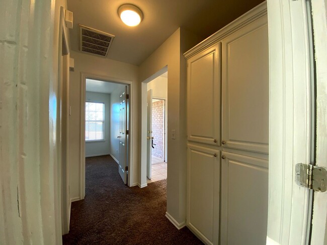 Building Photo - 3 br, 2 bath House - 3908 Western Heights Ave