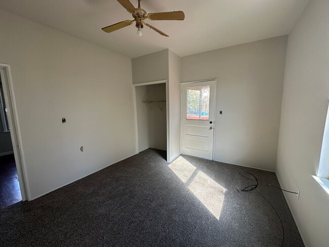 Building Photo - CHEVIOT - Roomy 3 bed 1 bath upstairs in 2...