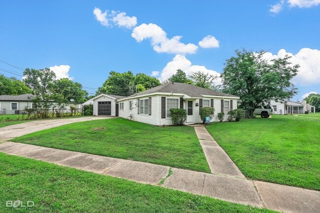 Building Photo - 4056 Beech St