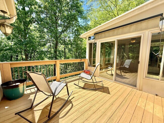 Building Photo - 309 Bullrun Valley Dr