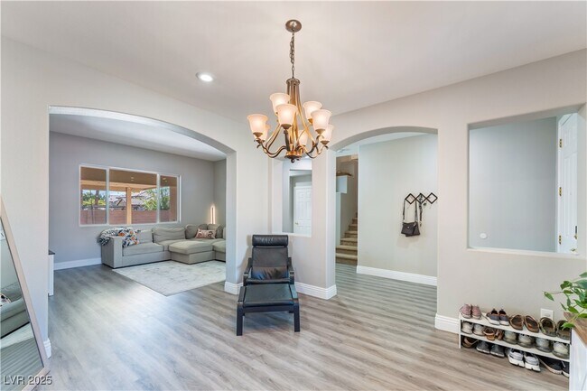 Building Photo - 1005 Windwalker Ave