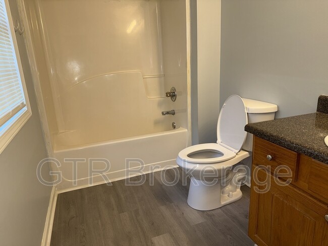 Building Photo - 1145 Booker Ave SW