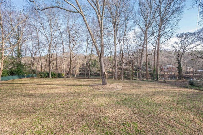 Building Photo - 4562 Columns Dr SE