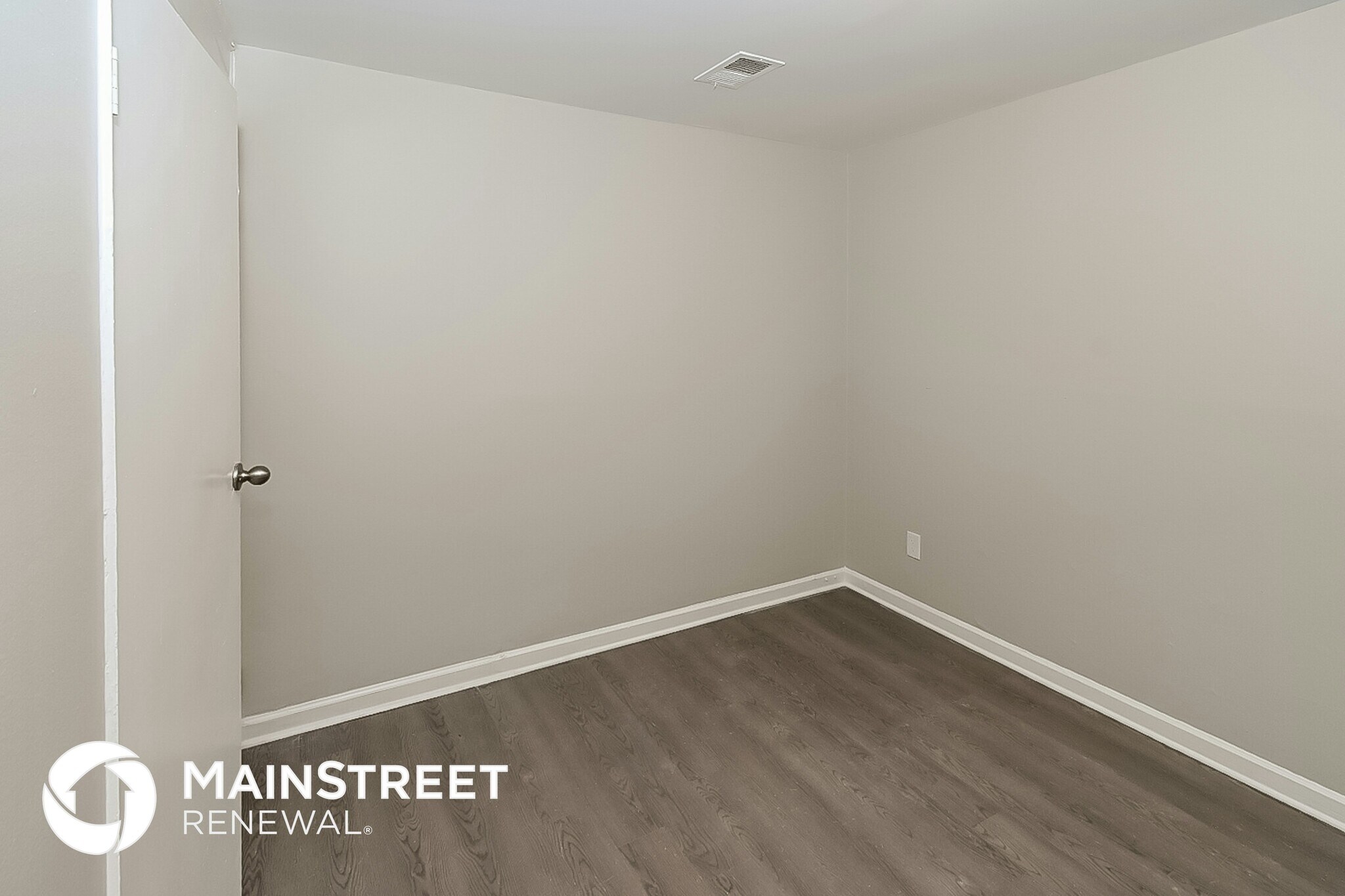 Building Photo - 1058 Avon Rd