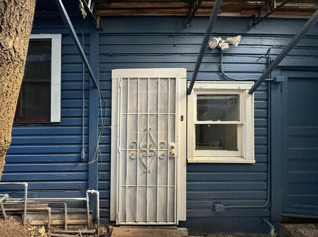 Building Photo - 531 Monroe Street